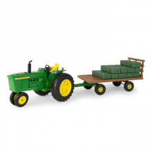 1:16 JD 4020 TRACTOR W/HAY WAGON