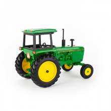 1:16 JOHN DEERE 4040 TRACTOR