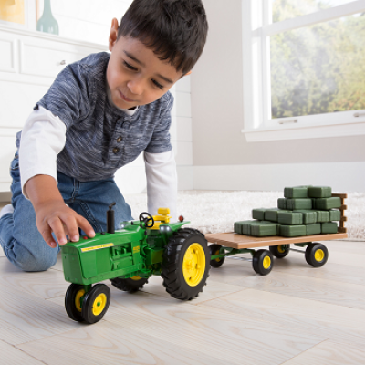 1:16 JD 4020 TRACTOR W/HAY WAGON